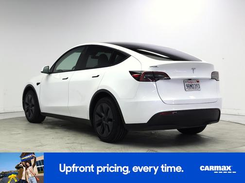 White 2025 Tesla Model Y Long Range
