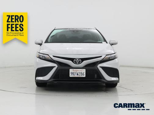 White 2024 Toyota Camry SE
