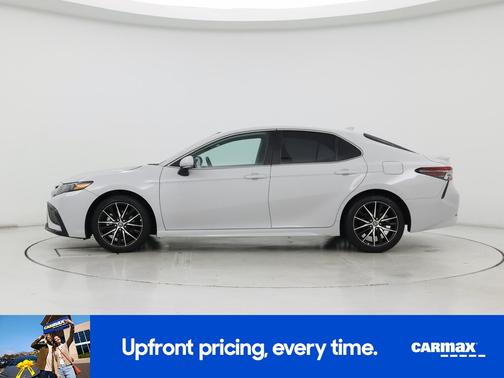 White 2024 Toyota Camry SE
