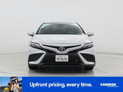 White 2024 Toyota Camry SE