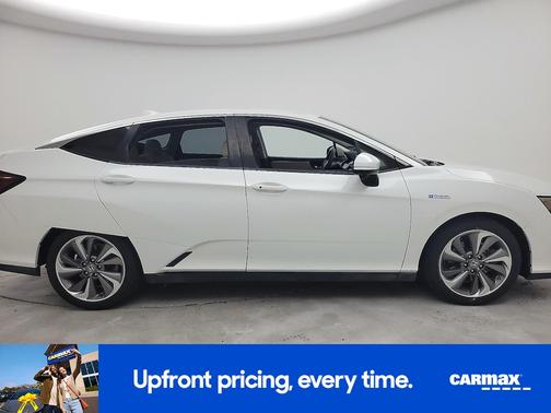 White 2018 Honda Clarity Plug-In Hybrid