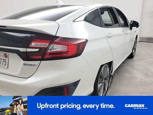 White 2018 Honda Clarity Plug-In Hybrid