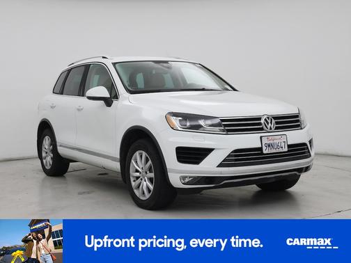 White 2016 Volkswagen Touareg Sport