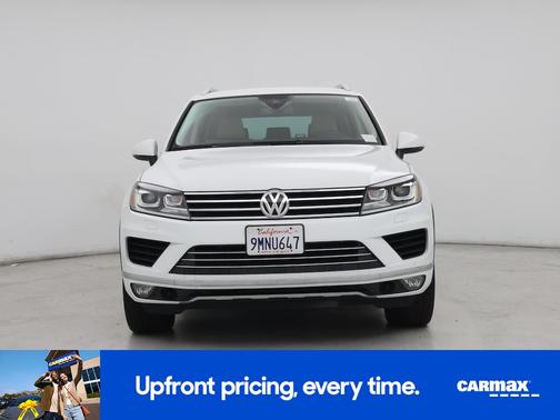 White 2016 Volkswagen Touareg Sport