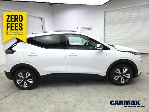 White 2023 Chevrolet Bolt EUV LT