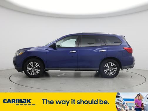 2017 Nissan Pathfinder SV