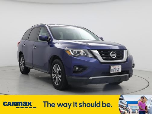 2017 Nissan Pathfinder SV