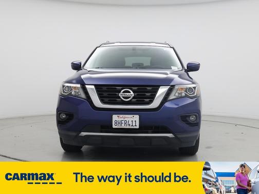 2017 Nissan Pathfinder SV