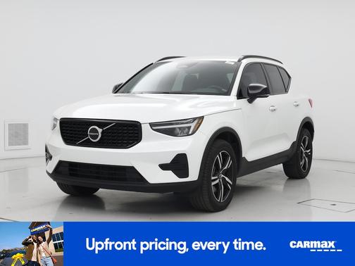 White 2024 Volvo XC40 B5 Core Bright Theme