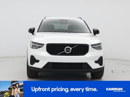 White 2024 Volvo XC40 B5 Core Bright Theme