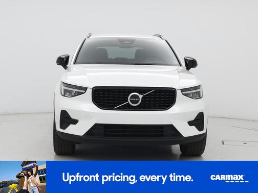 White 2024 Volvo XC40 B5 Core Bright Theme
