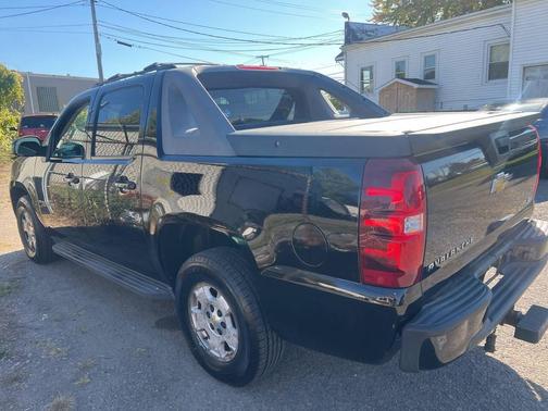 2011 Chevrolet Avalanche 1500 LS