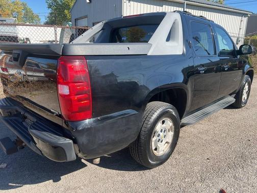2011 Chevrolet Avalanche 1500 LS