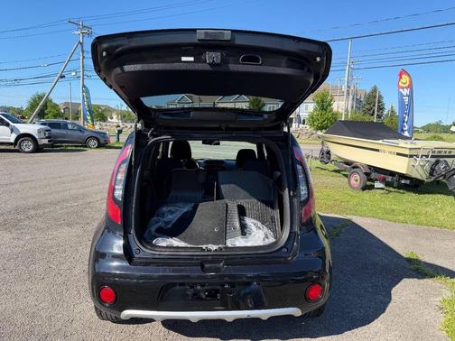 Black 2017 Kia Soul +