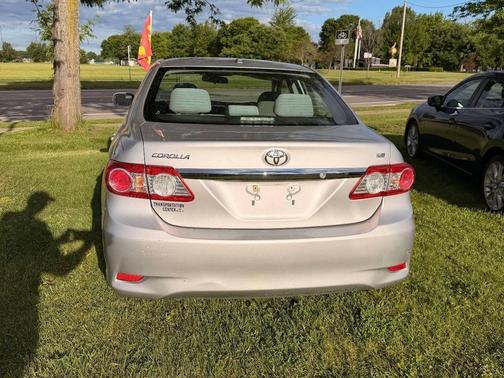 Silver 2011 Toyota Corolla LE
