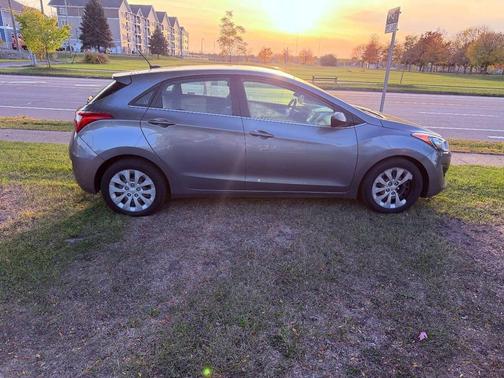 2017 Hyundai Elantra GT Base
