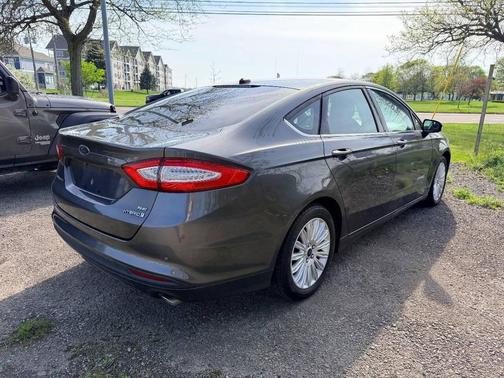 Gray 2015 Ford Fusion Hybrid SE