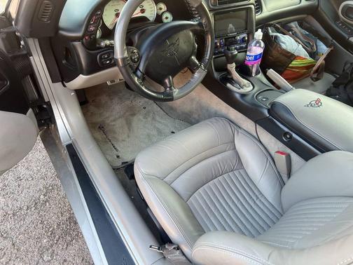 2001 Chevrolet Corvette Base