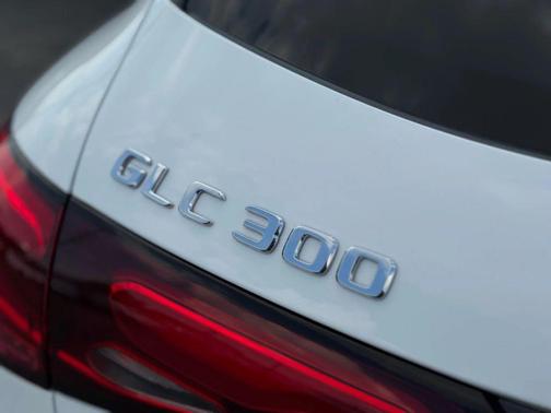 2024 Mercedes-Benz GLC 300 4MATIC