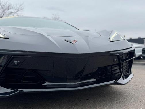 Carbon Flash Metallic 2024 Chevrolet Corvette Stingray w/3LT