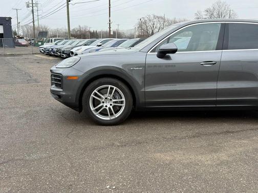 2025 Porsche Cayenne Cayenne E-Hybrid