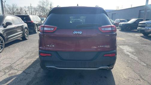 2016 Jeep Cherokee Sport