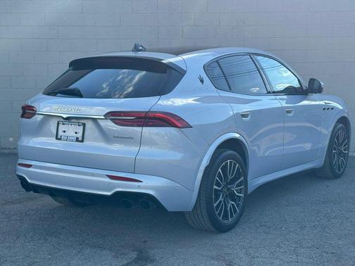 SILVER 2023 Maserati Grecale Modena