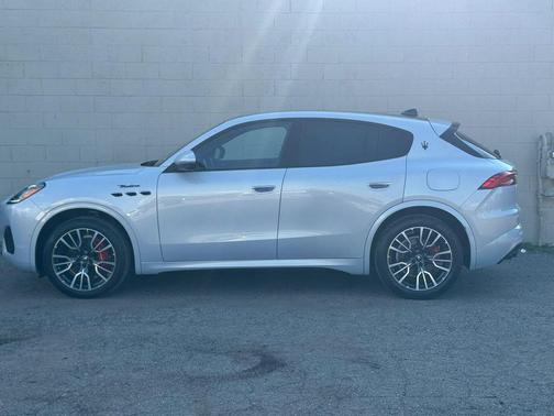 SILVER 2023 Maserati Grecale Modena