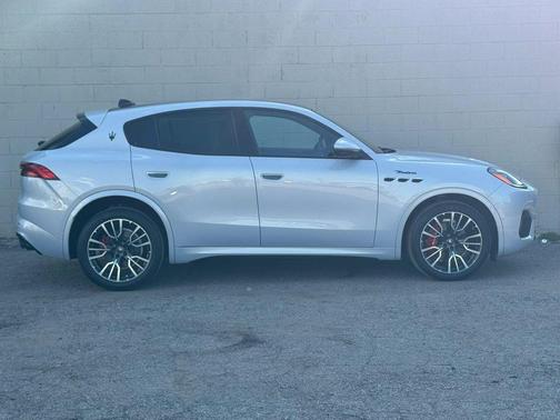 SILVER 2023 Maserati Grecale Modena