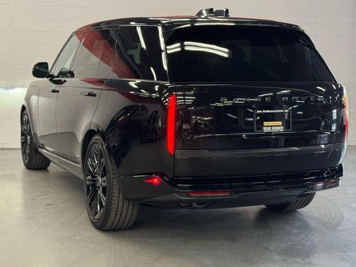 2024 Land Rover Range Rover P530 SE