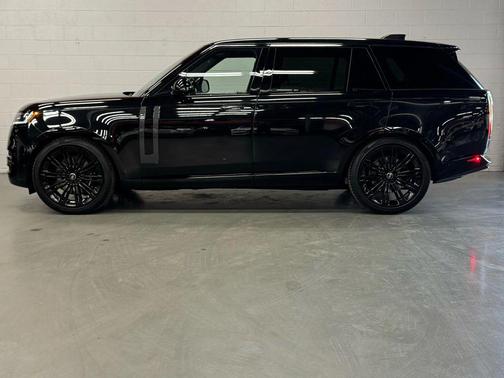 2024 Land Rover Range Rover P530 SE