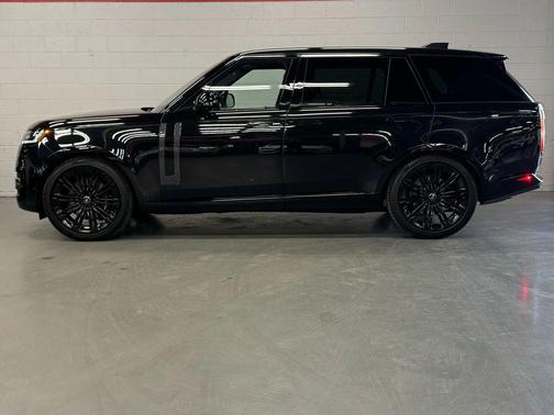 2024 Land Rover Range Rover P530 SE