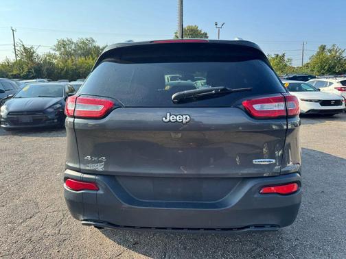 2015 Jeep Cherokee Sport