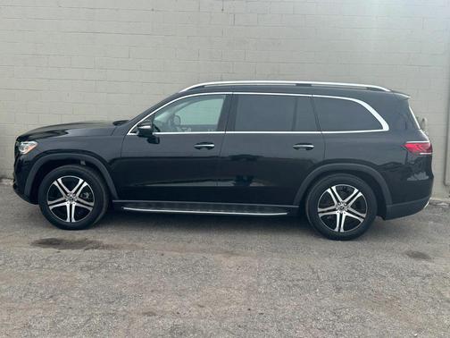 BLACK 2023 Mercedes-Benz GLS 450 4MATIC