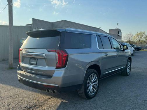 Sterling Metallic 2023 GMC Yukon XL Denali