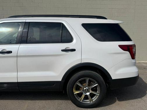 White Platinum Metallic Tri-Coat 2017 Ford Explorer sport