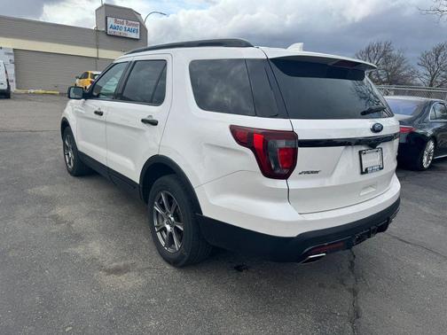 White Platinum Metallic Tri-Coat 2017 Ford Explorer sport
