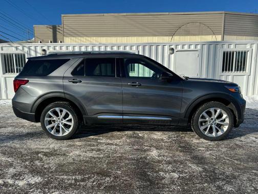 2022 Ford Explorer Platinum