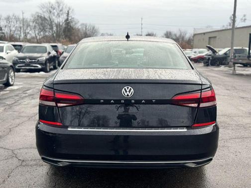 2022 Volkswagen Passat 2.0T SE