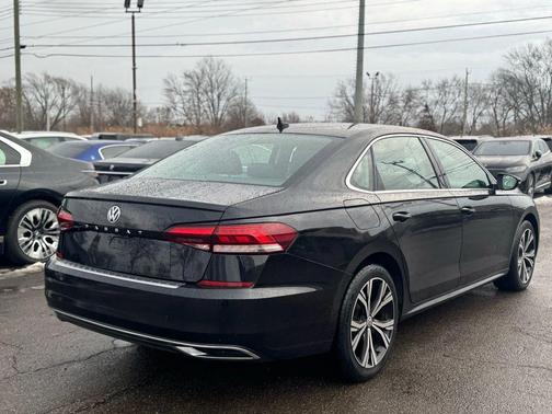 2022 Volkswagen Passat 2.0T SE