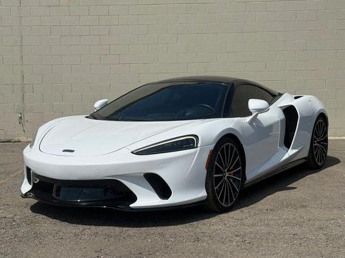 WHITE 2023 McLaren GT Coupe 2D
