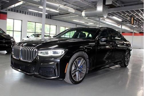 Black Sapphire Metallic 2021 BMW 740 xDrive