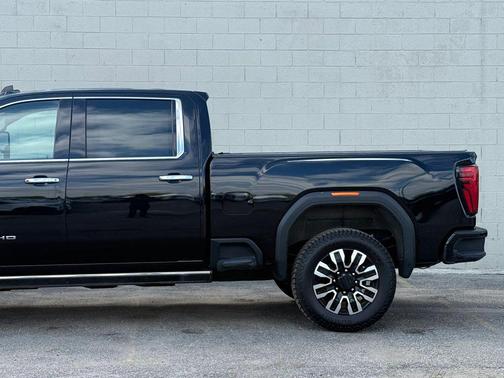 Onyx Black 2024 GMC Sierra 3500 Denali
