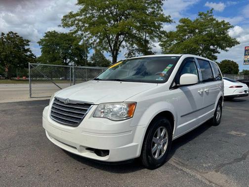 2010 Chrysler Town & Country Touring