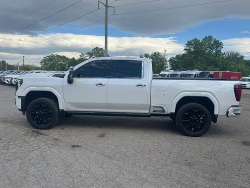 White Frost Tricoat 2025 GMC Sierra 2500 Denali Ultimate