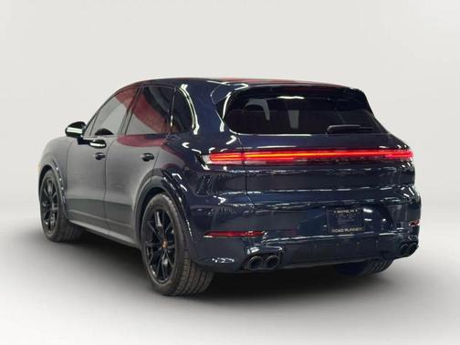 2025 Porsche Cayenne GTS