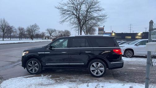 Infinite Black Metallic 2019 Lincoln Navigator Reserve