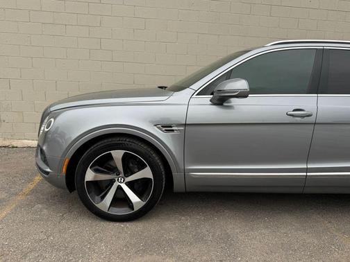 GRAY 2020 Bentley Bentayga V8