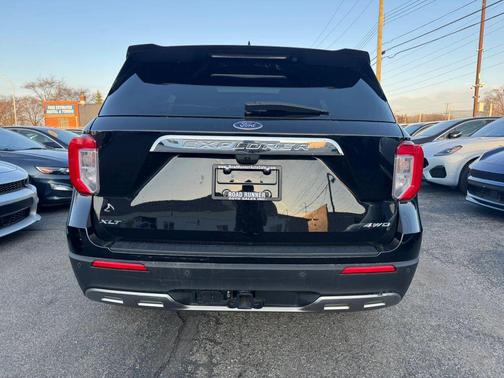 Agate Black Metallic 2023 Ford Explorer XLT