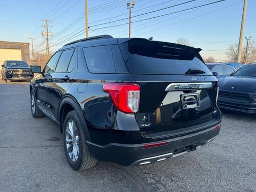 Agate Black Metallic 2023 Ford Explorer XLT